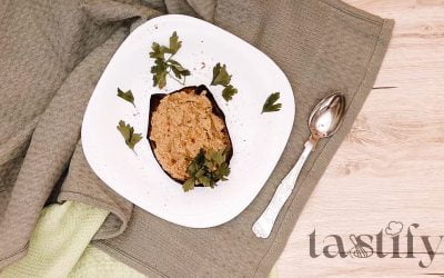 Хумус со модри патлиџани