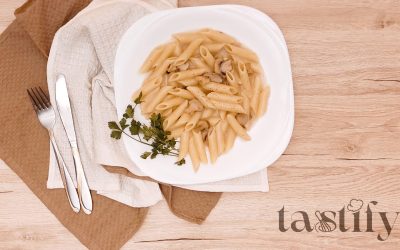 Макарони во брз сос од печурки