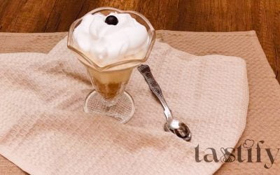 Посни колачи во чаша со кокос и лешници