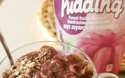 Носталгичен десерт со пудинг и кекс